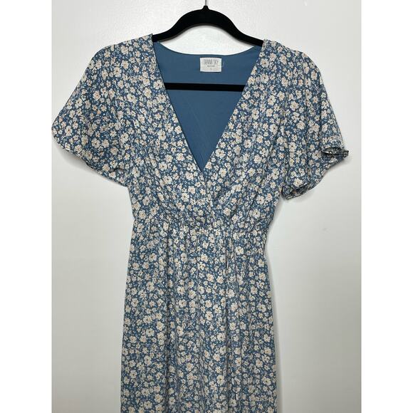 Sienna Sky Floral Ditsy Pattern Flutter Sleeves Hi-Low Wrap Midi Dress Blue S - Picture 4 of 12